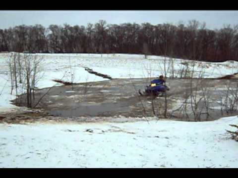 6 yr old kid and dad waterskipping yamaha srx 700 s and sinking