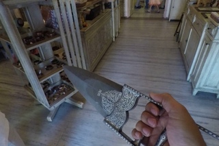 Demonstrating an Ancient Indian Weapon - Scissor Knife