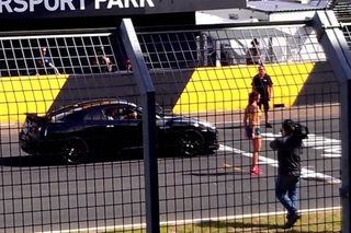 Michelle Jenneke VS Nissan GT-R