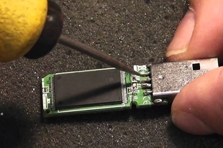 Ремонтируем USB флешку с оторванным разъёмом - Обзор