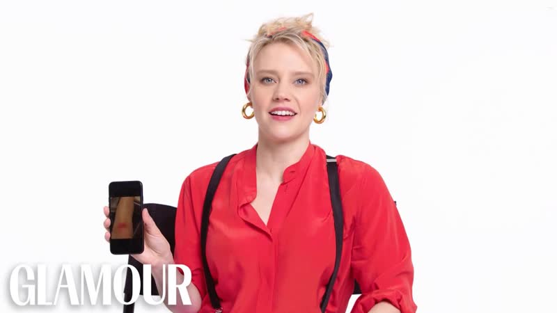 Kate Mc Kinnon Shows Us the Last Thing on Her Phone,