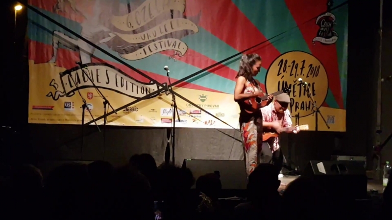 Honoka и Jodi Kаmisato на Czech Ukulele Festival