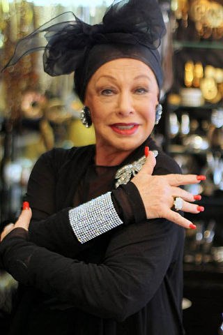 Nana Petrova | Bologna