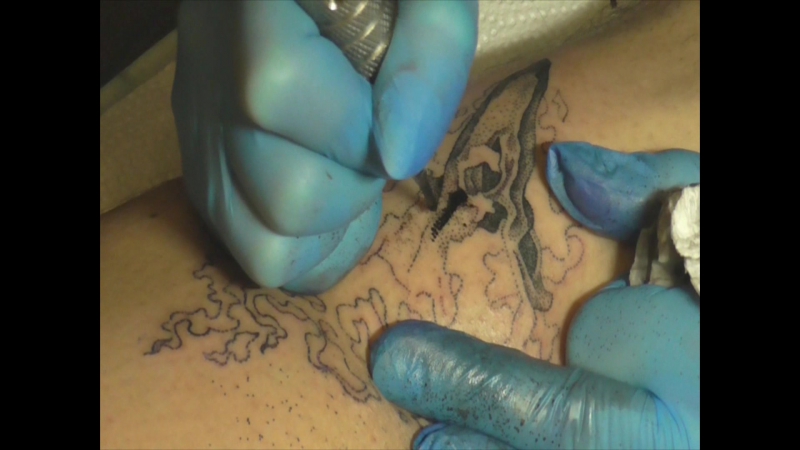 UROBOROS TATTOO Набивание татуировки 2. Дотворк. Цветной дотворк.