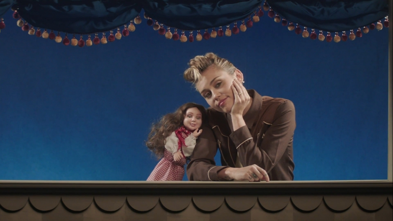 Премьера. Miley Cyrus - Younger Now