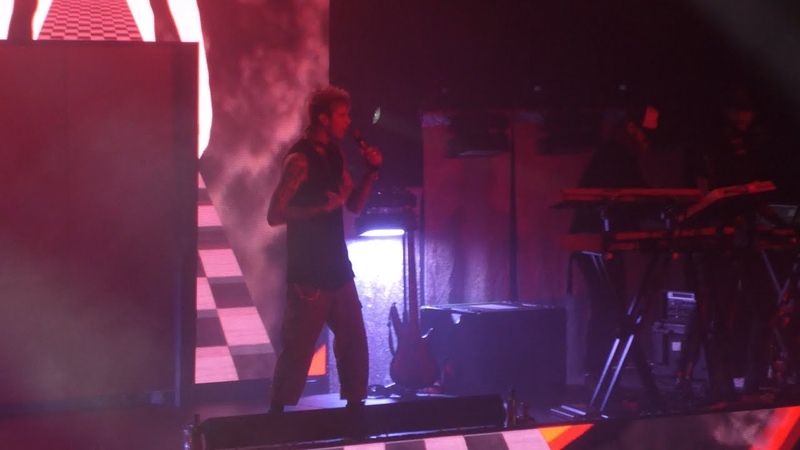 Machine Gun Kelly GTS, Wild Boy (live in