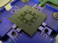 Bga микросхема. MMIC bga715l7. Реболлинг БГА микросхем. Пайка БГА микросхем. BGA 10 Chip.