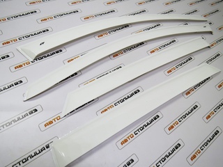 ветровики на пежо 308. окон. дефлекторы на белой машине. дефлекторы калина 2 универсал. ветровики калина универсал.