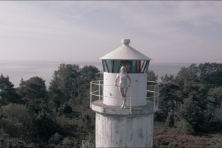 iamamiwhoami; chasing kites