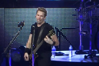 Nickelback - How You Remind Me Live @ Toyota Center Houston 6-2-2012