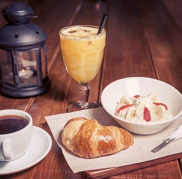 Ministry of breakfast нижний. Завтрак. Стильный завтрак. Завтрак картинки красивые. Зимний завтрак стильно.