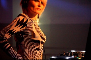 DJ Sister Bliss (Faithless) opent LoftXL in Hengelo
