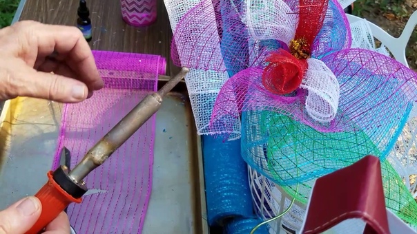 Minimize fraying of Deco Mesh ( Sinamay) for a great