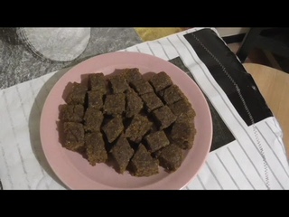 Пирожное или ириски из размолотых семечек тыквы и кабачков