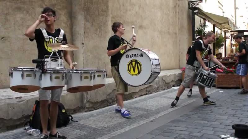 MARIMBA LIVE DRUMS. FEEL THE BEAT.