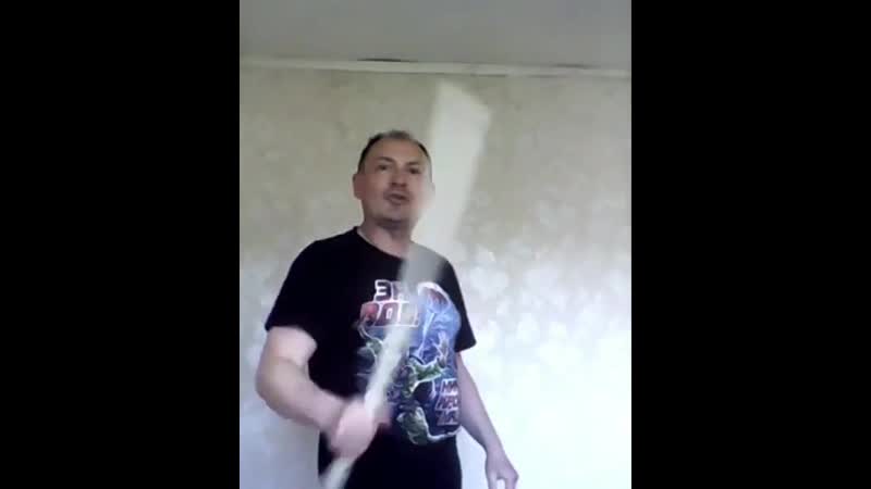 Зелёный шершень и его палочка